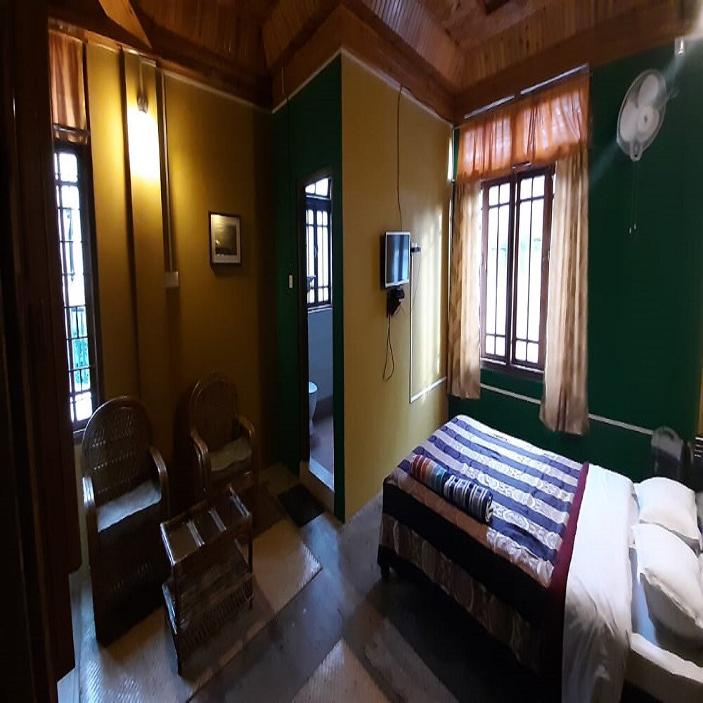 Pine Air Bed & Breakfast - Tap to explore photos