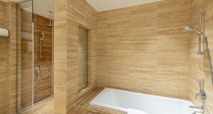 Radisson Blu Hotel, Jeddah Al Salam Room Type - Suite - One Bedroom amp; Lounge Access