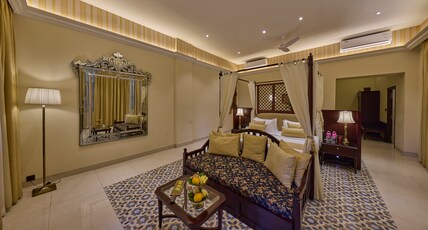 Royal Orchid Metropole Room Type - Royal Maharaja Suite with Jacuzzi and Balcony