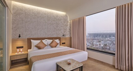 Biznotel by Pride Motera Room Type - Suite