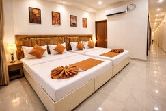 Hotel Paradise Stays Near Golden Temple