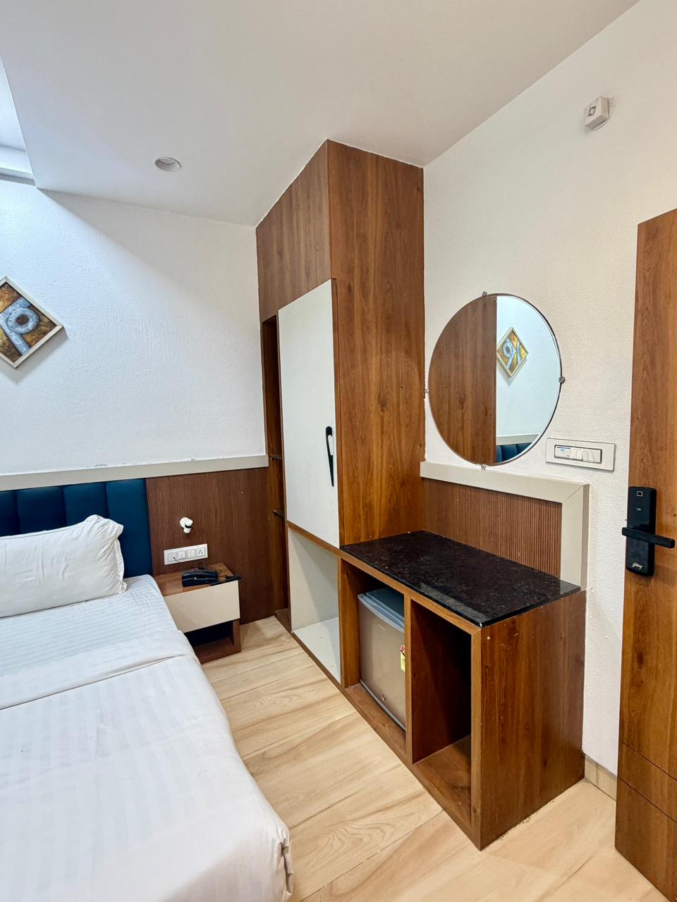 Hotel Casa Square - Tap to explore photos