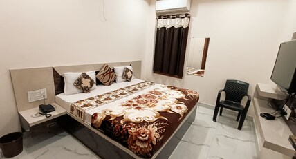HOTEL ROYAL REGENCY AND RESTAURANT Room Type - DELUXE ROOM