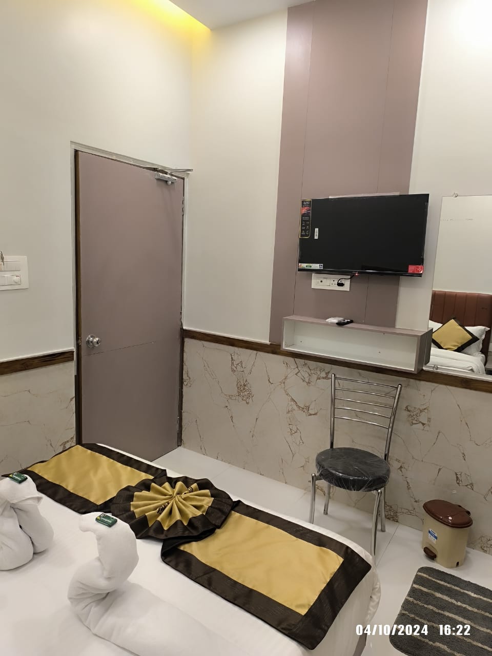 Hotel Royal Palace (Family Suites) - Tap to explore photos
