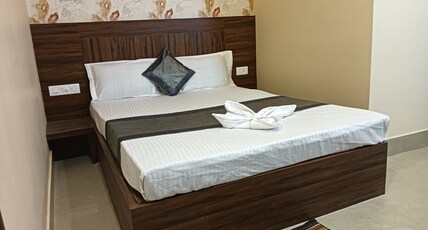 Hotel Nirmal Inn Room Type - Business Deluxe AC