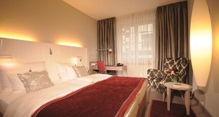 Best Western Premier Hotel Victoria Room Type - 1 King Bed, Business Room, Air-Conditioned, Flat Screen Television, Safe, Free W-Lan Best Western Premier Hotel Victoria Room Type - 1 King Bed, Business Room, Air-Conditioned, Flat Screen Television, Safe, Free W-Lan