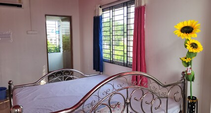 Sunflower Homestay Room Type - AC