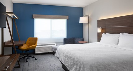 Holiday Inn Express & Suites TRINITY Room Type - 1 King Bed Standard Comm Access