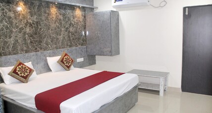 Hotel Royal Palace Room Type - Deluxe Ac Room