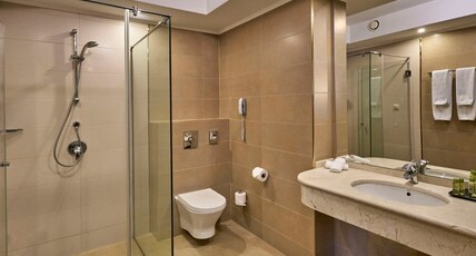 Radisson Hotel Plovdiv Room Type - Suite - City Skyview