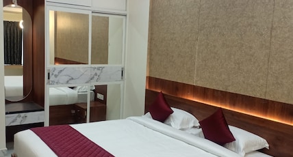 Lakshmi Mahal - V Inn Room Type - V Inn Super Deluxe Room