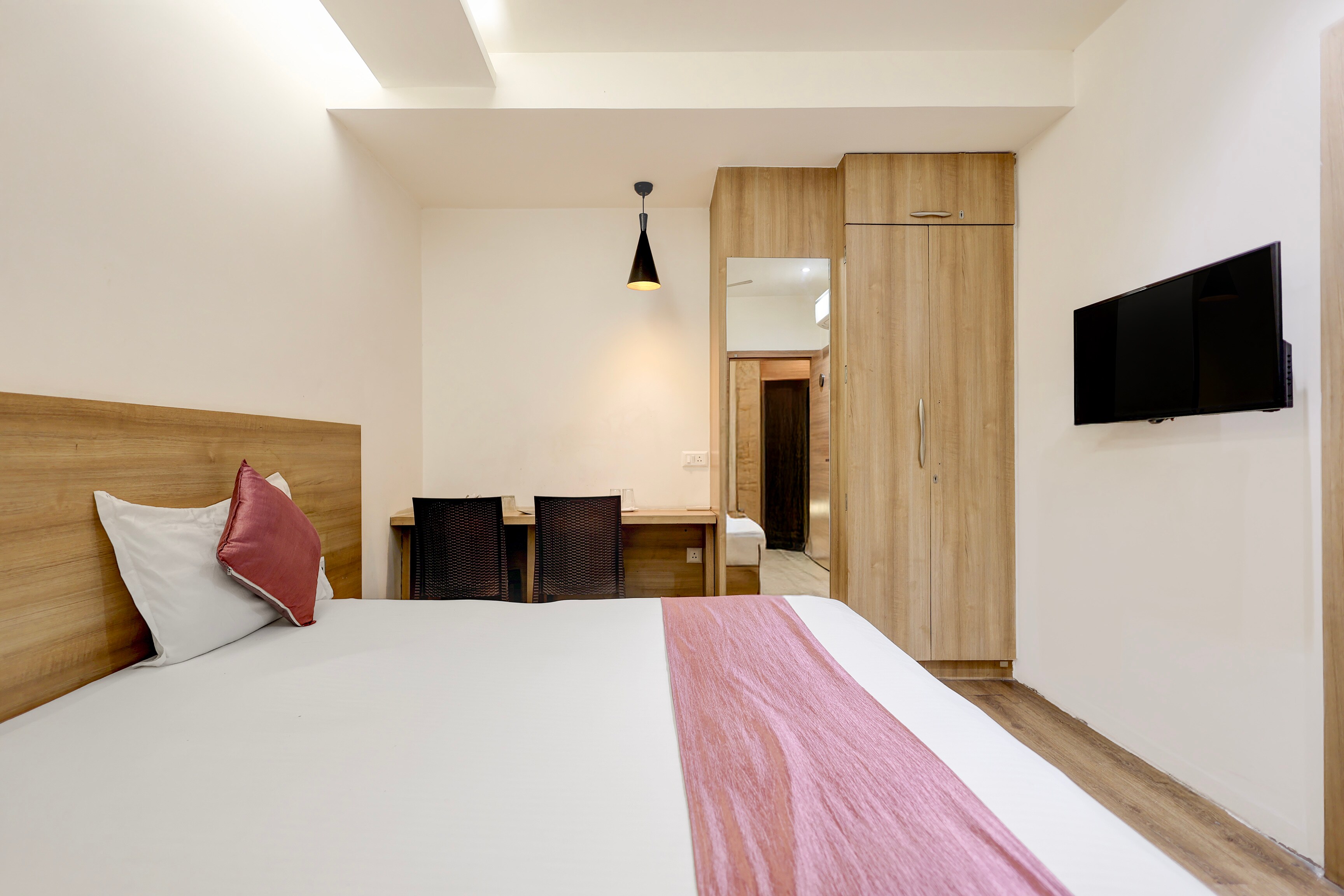 HOTEL PEPPER - Tap to explore photos