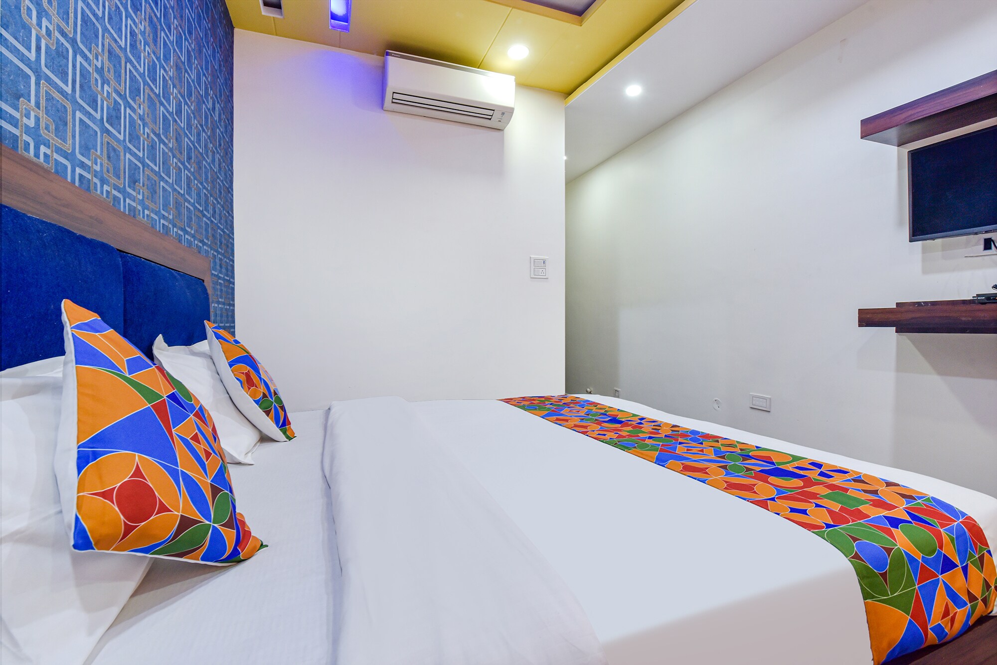 FabHotel Diamond Inn - Tap to explore photos