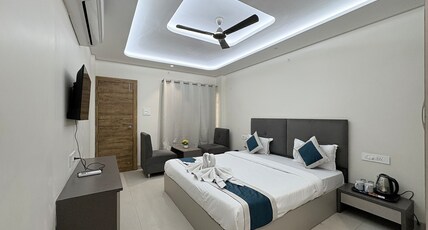 Hotel Synergy Stays Room Type - Super Deluxe with Balcony