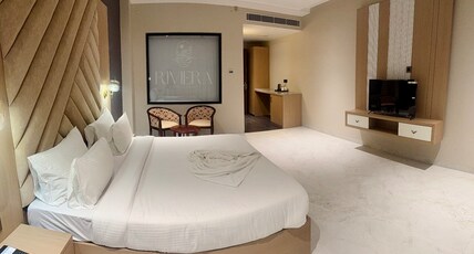 Riviera Hotel & Resort Room Type - Junior Suite with Jacuzzi