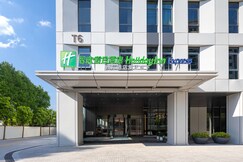 Holiday Inn Express Shanghai Changfeng Park