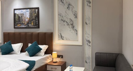 The Leaf Hotel Room Type - Suite Room with Private Jacuzzi