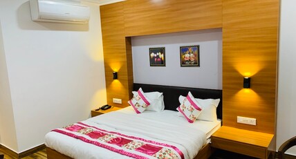 Hotel Sheetal Room Type - Deluxe Double / Twin Room