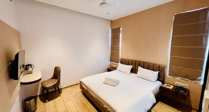 HOTEL YUVANTA Room Type - Deluxe Room with City View