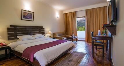 Solang Valley Resort Room Type - Deluxe River/Glacier view with Balcony