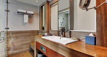 Quality Inn Gurgaon Room Type - Standard King Bed
