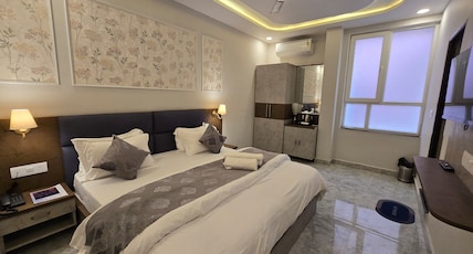 The Holy Meander Room Type - Luxury room near Ghat and temple