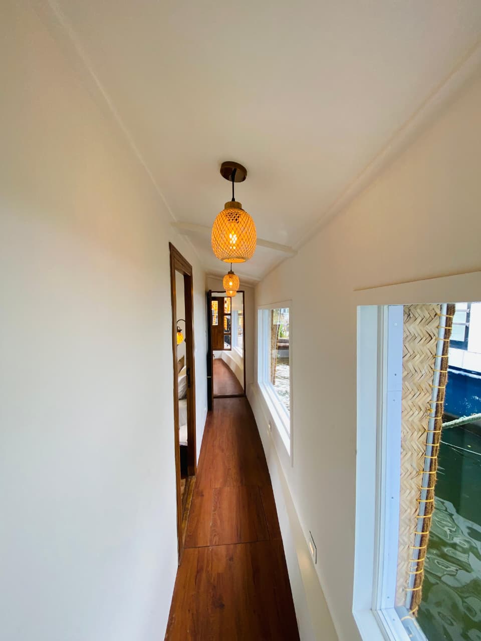Osprey Luxury Houseboats And Cruises - Tap to explore photos