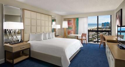 Bahia Mar Ft. Lauderdale Beach- a DoubleTree by Hilton Hotel Room Type - 1 KING PARTIAL OCEANVIEW