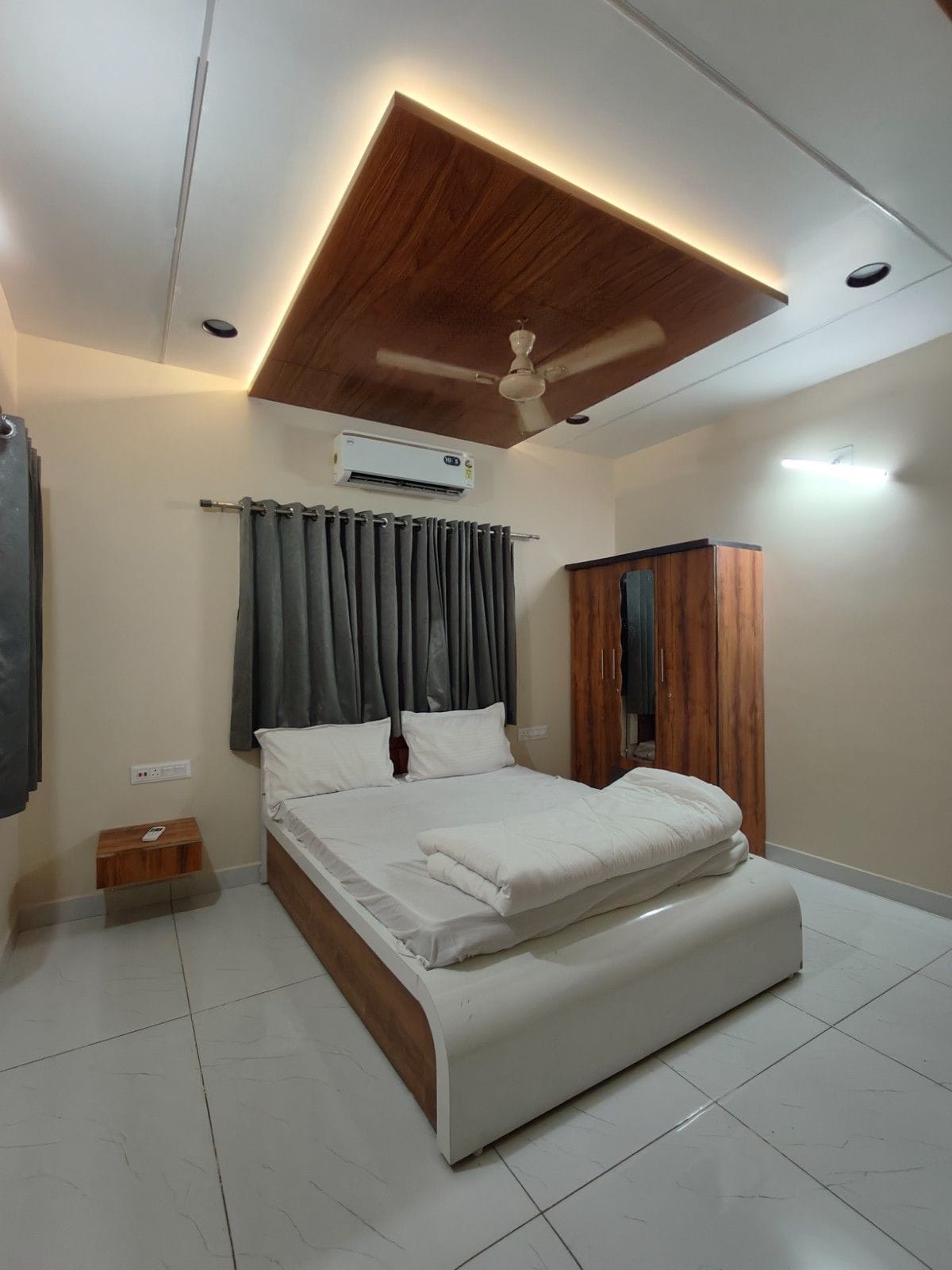 Krishna Residency 2BHK Near Virani Circle - Tap to explore photos