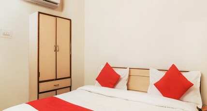 Hotel C M Regency Room Type - Deluxe Room