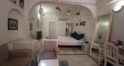 Chirmi Palace - A Heritage Home Room Type - Suite Room Chirmi Palace - A Heritage Home Room Type - Suite Room
