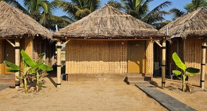 The King On The Rocks - Hampi Room Type - Deluxe AC Room With Garden View