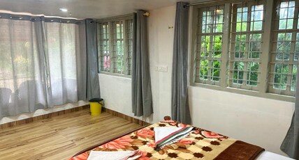 Oxyzone Coorg by StayApart Room Type - pond house
