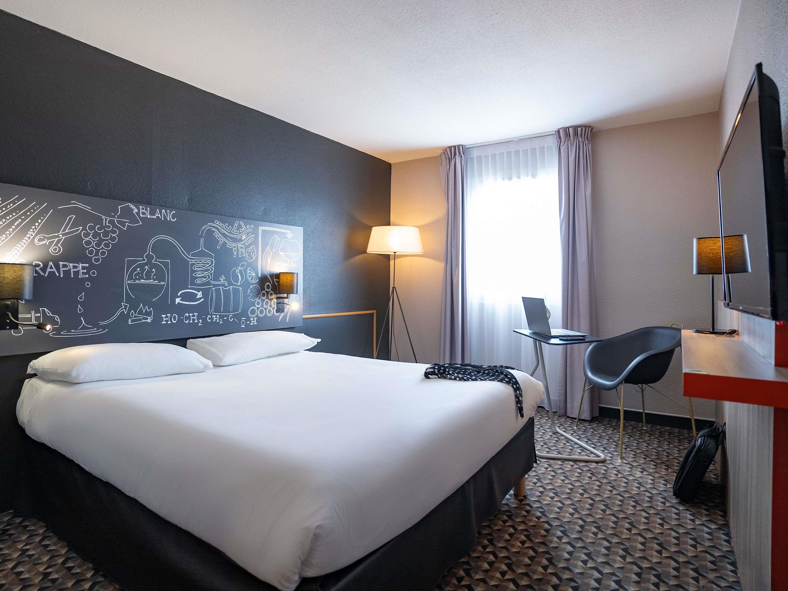Ibis Styles Cognac - Tap to explore photos