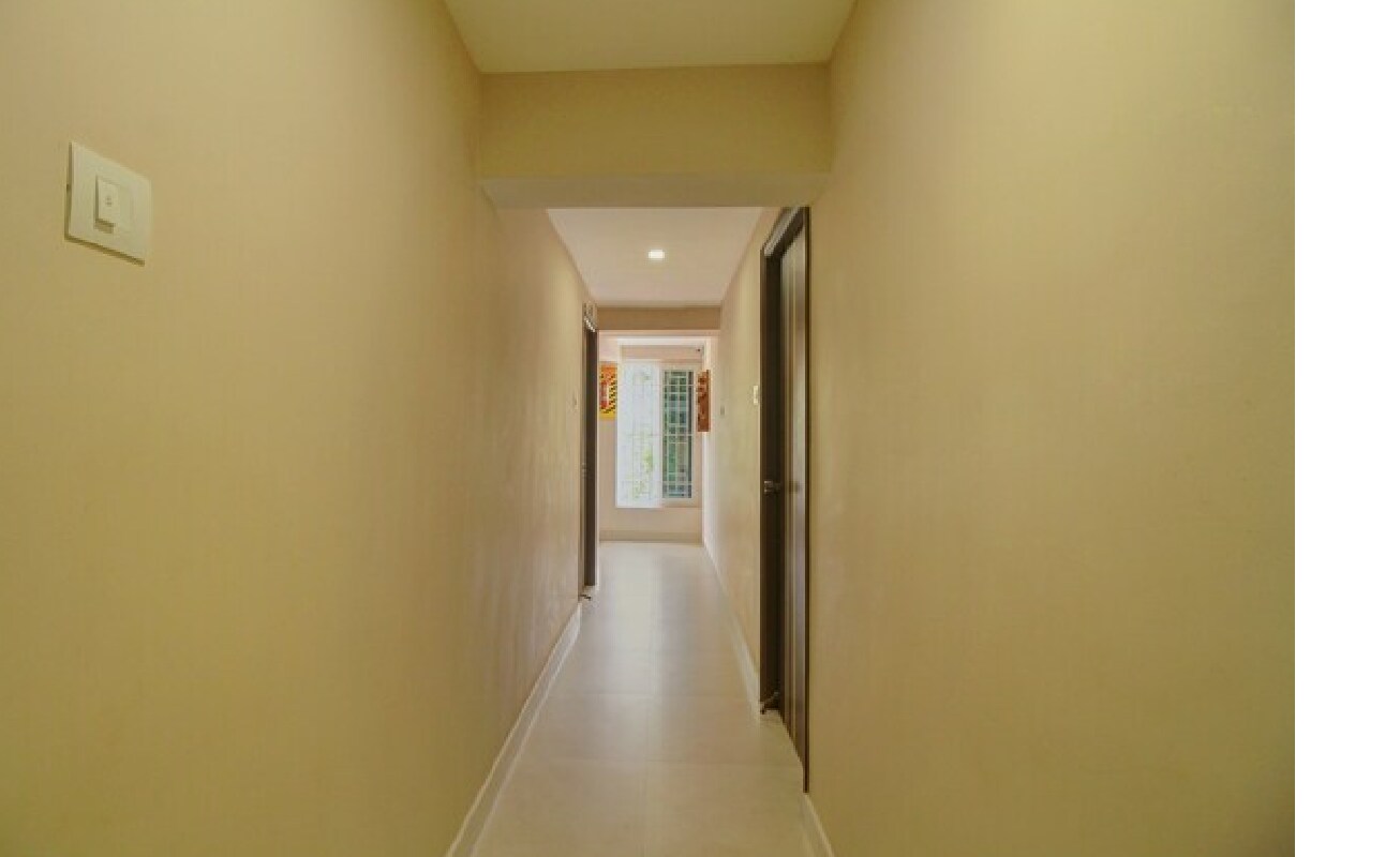 Shri Sai Guest House - Tap to explore photos