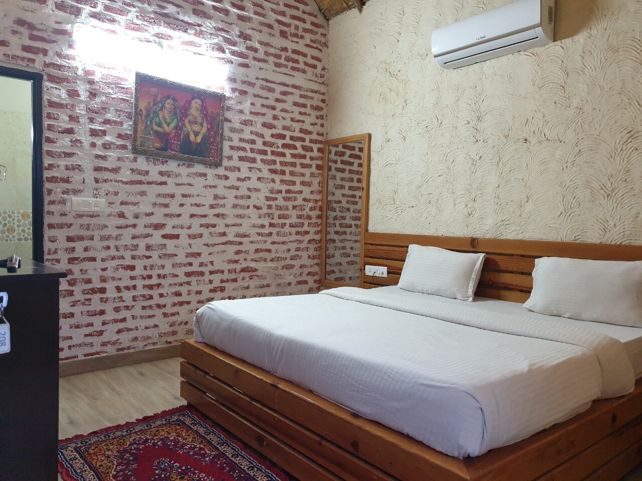 Hansford Resorts Serene Corbett - Tap to explore photos