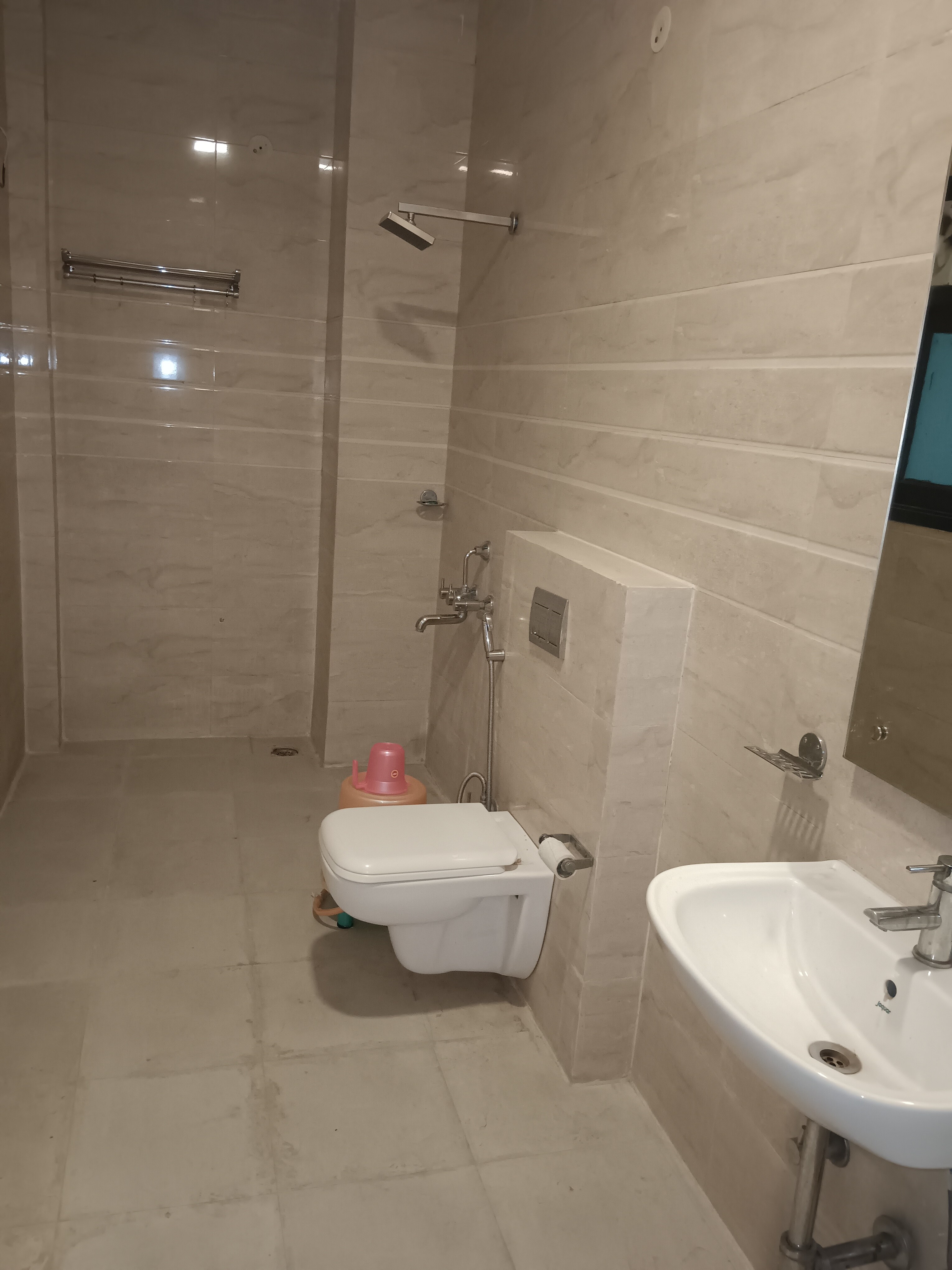 Hotel quality inn 3 - Tap to explore photos