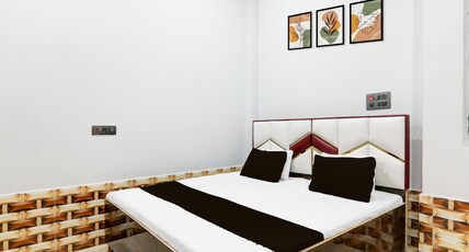 SPOT ON by OYO ROYAL VILLA HOTEL Room Type - Classic
