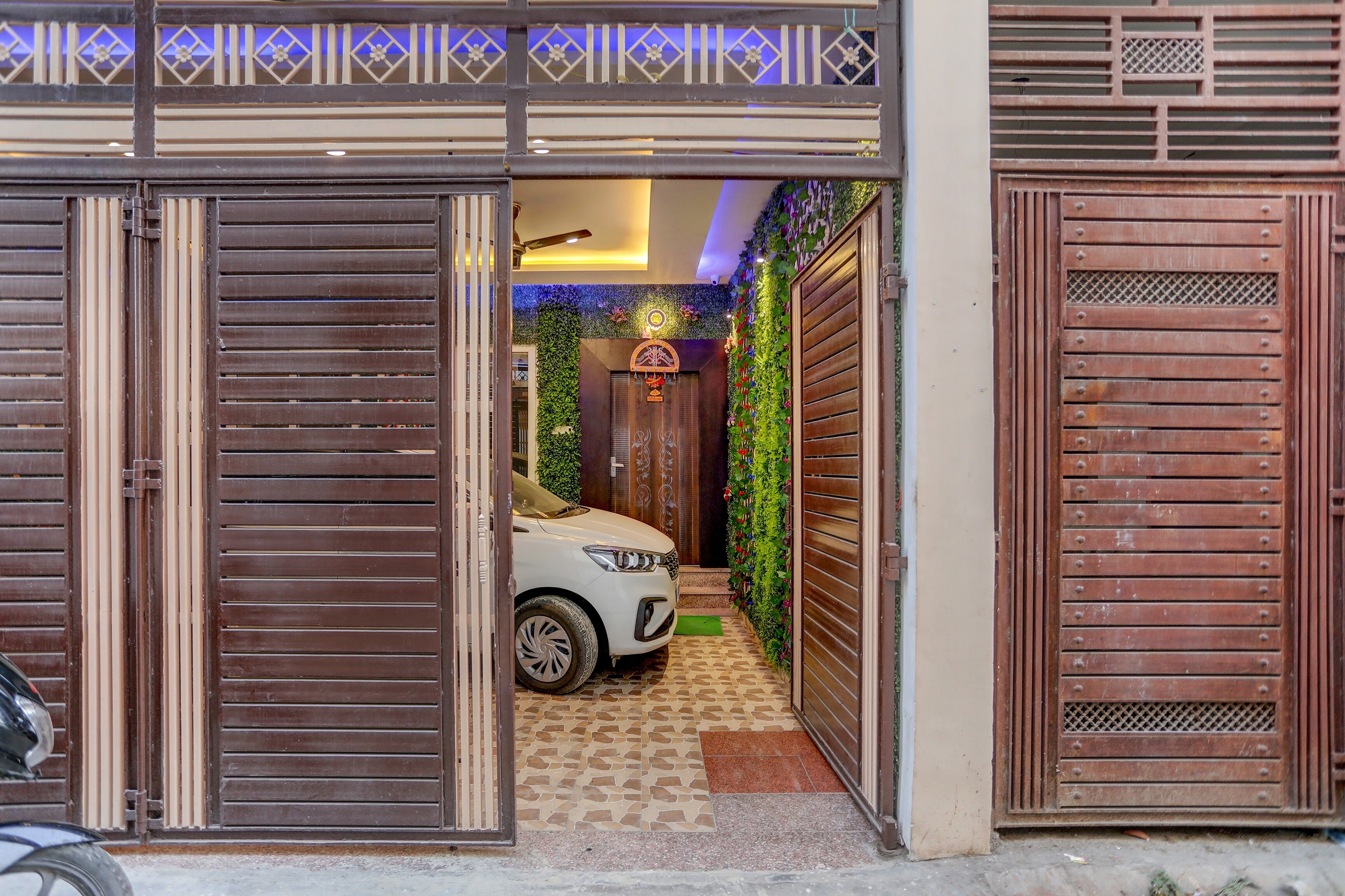 Hotel O Happy Home Stay - Tap to explore photos