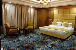 Hotel The Royal Terrain