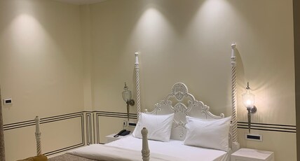 Hotel Anand Bagh - Eraya Hotels Room Type - Maharani Suite