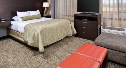 Staybridge Suites Rochester Room Type - 1 Queen Studio Suite Comm Access Tub