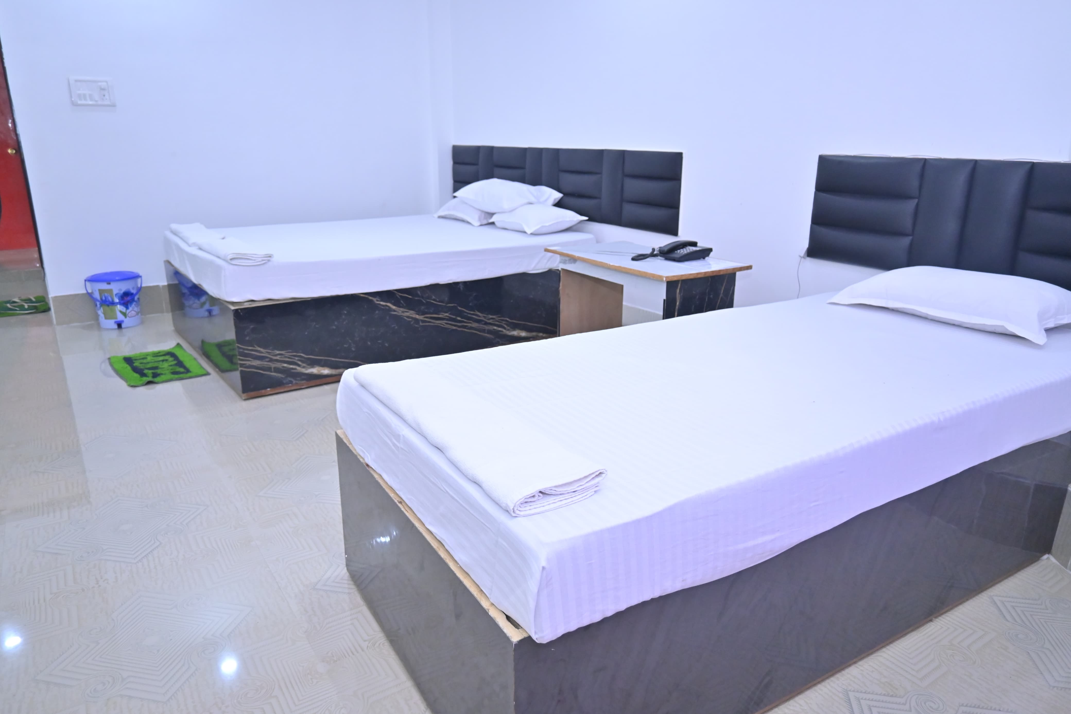 Hotel SP - Tap to explore photos