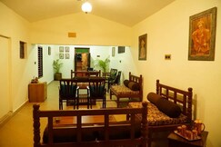 Hotel Tanjore Inn