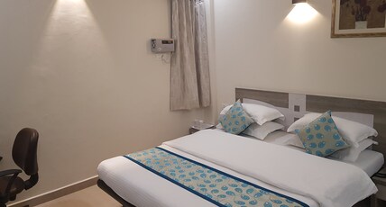 Shree Manav Residency Room Type - AC Super Deluxe