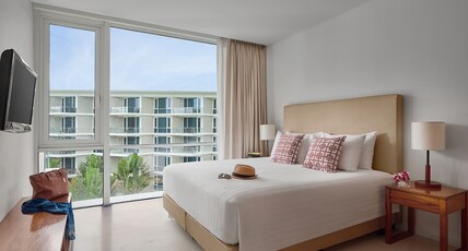 Splash Beach Resort Room Type - 1 Bedroom Suite with kitchen and balcony