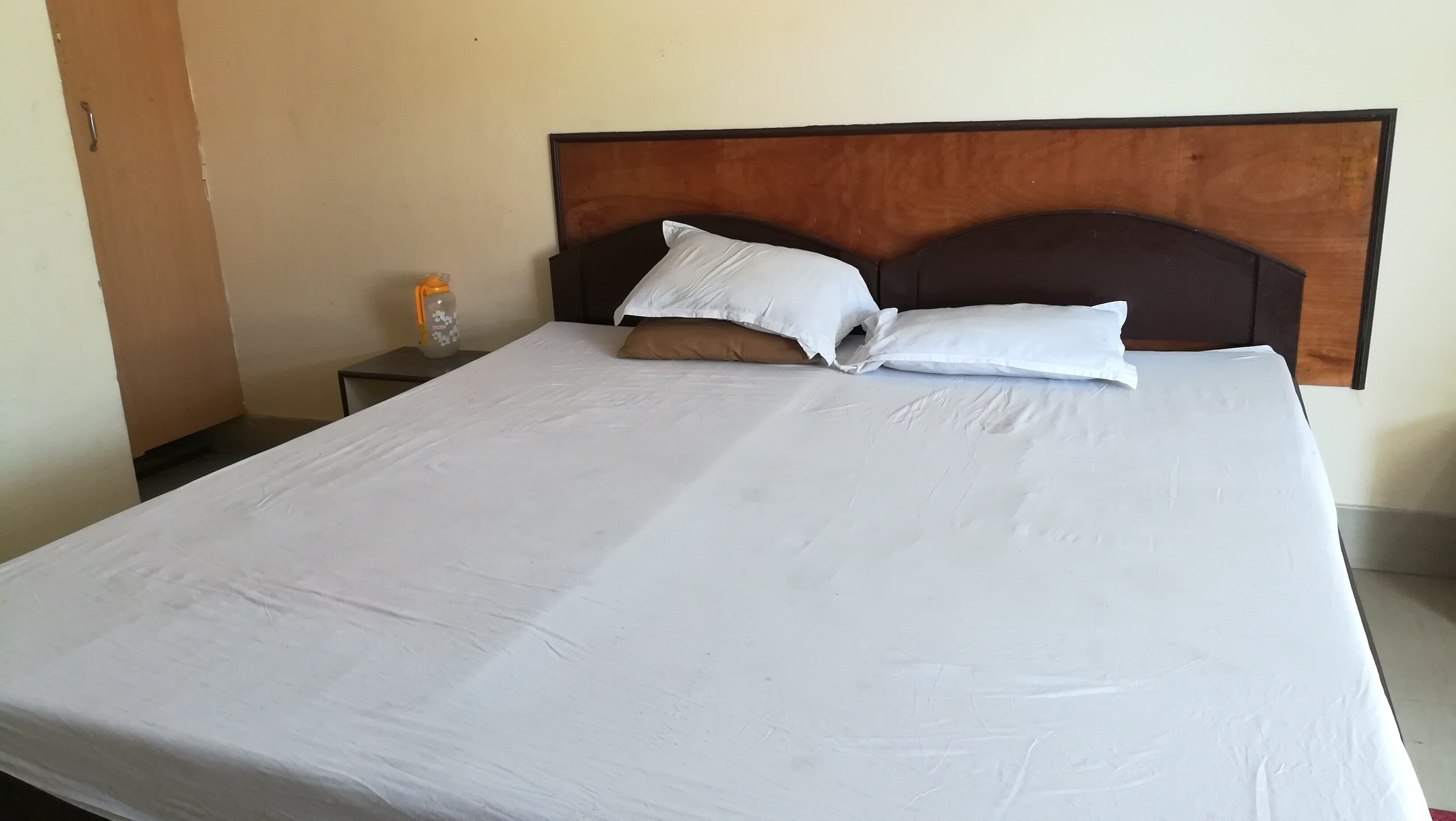 Hotel BD Bar & Restaurant - Tap to explore photos