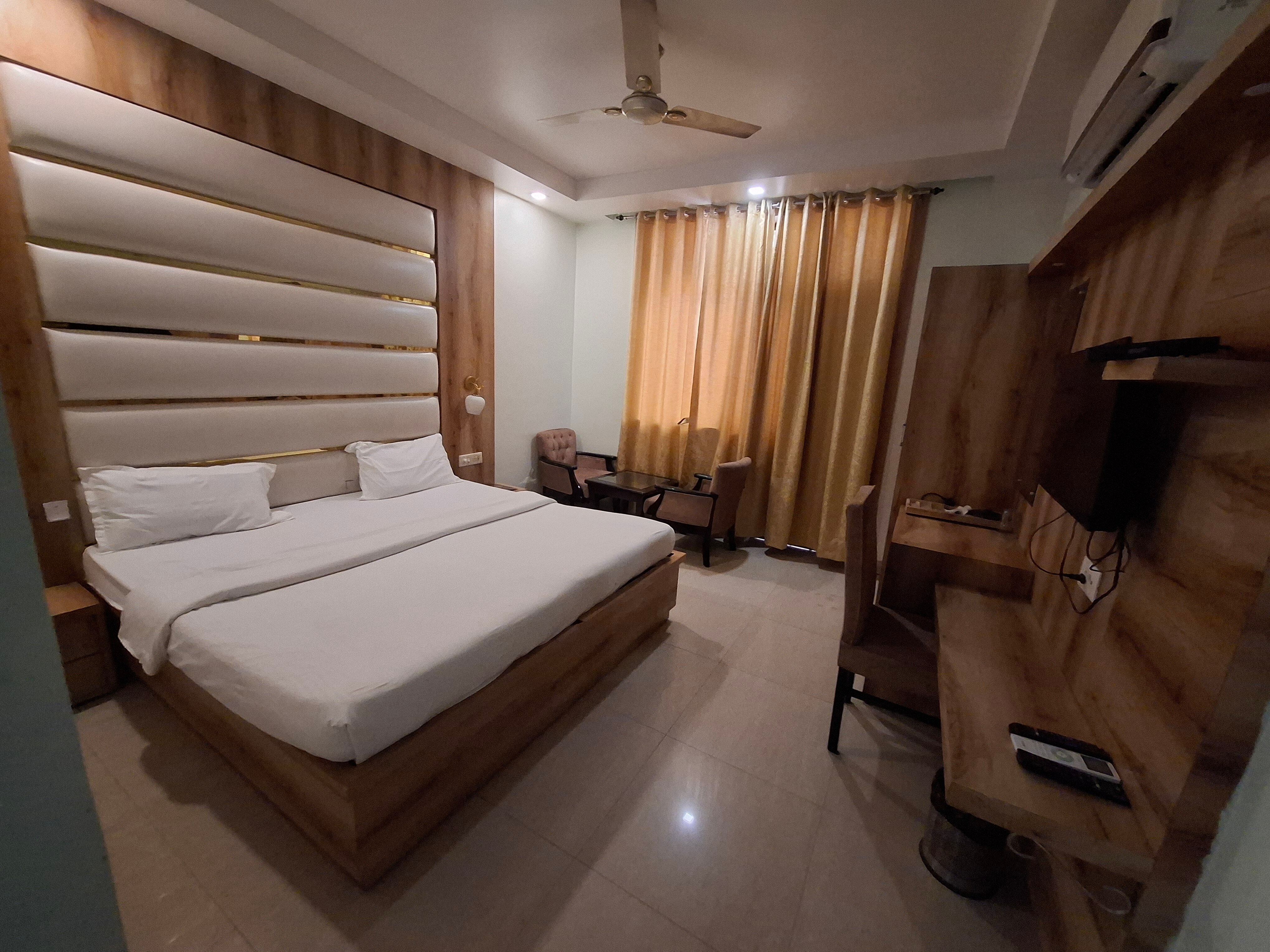 PARWATI INN - Tap to explore photos