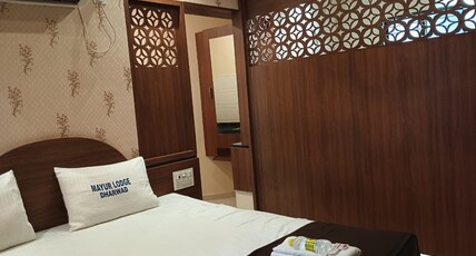 Hotel Mayur Lodge Room Type - King Bed Suite Room