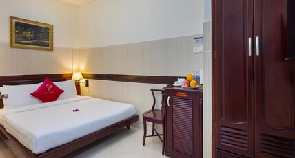 Pink Horizon Saigon Airport Hotel Room Type - Deluxe Double - No View